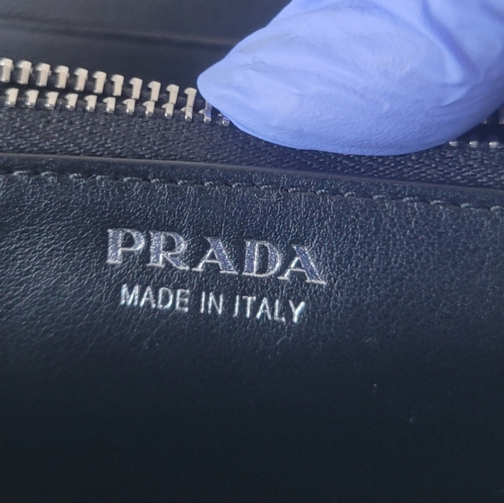 PRADA Zip Daino Wallet - Picture 9 of 11
